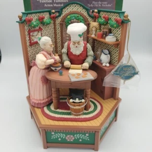 Vintage 1992 Enesco Small World Of Music Yuletide Yummies Action Musical - Picture 1 of 21