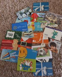 22 VINTAGE GIFT CARDS - VARIOUS DIFFERENT WAL-MART - NO VALUE - EXPIRED - Picture 1 of 4