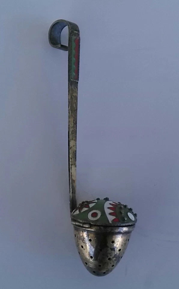 Tetera vintage de plato de plata Foto 1 de 3