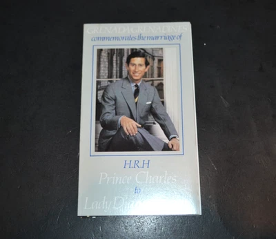 ГРЕНАДА ГРЕНАДИНЫ СКОТТ #444 КОРОЛЕВСКАЯ СВАДЬБА ЧАРЛЬЗ ДИАНА ПОЛНЫЙ БУКЛЕТ MNH - Изображение 1 из 3