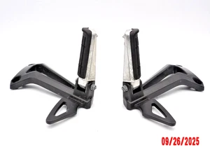 2009 09 Yamaha FZ6S FZ6 Fazer back rear passenger foot pegs mount left right - Picture 1 of 10