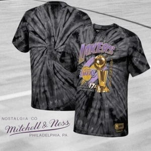 Mitchell & Ness Unisex Los Angeles Lakers 17X Trophy T-Shirt Schwarz Tie Dye S - Bild 1 von 9
