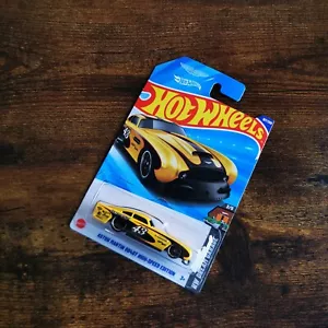 Hot Wheels Aston Martin DB4GT High Speed Edition Yellow In Plastic Protector - Picture 1 of 1