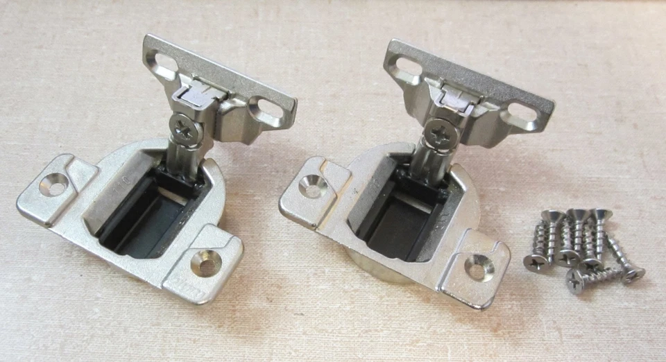 Blum Compact 33 Door Cabinet Hinges 1/2 in (303101102)