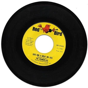 The Shangri Las: "Give Him A Great Big Kiss" / "Twist & Shout" - '64 - plays NM! - Picture 1 of 2