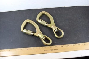 Yoke N-2615G 3600lb Gate Strength Twist Locking Carabiner Pair - Picture 1 of 6