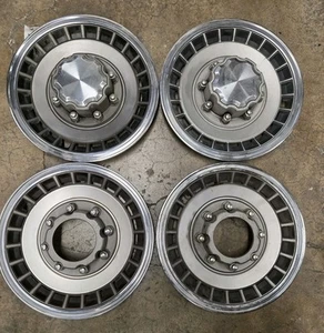 1987–1994 Ford F250 F350 16" FRONT W HOLE AND DEEP REAR, 3" HUBCAPS 87-1991 OEM! - Picture 1 of 7