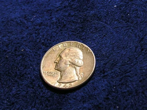 1942 Washington Quarter - Picture 1 of 4