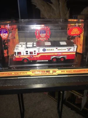 Code 3 Classics 1/64 Scale Saulsbury 12703 FDNY Heavy Rescue Truck Rescue 1 - Image 1 of 4