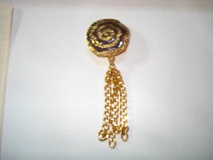 Vintage goldfarbene runde Emaille Blumen Quaste Knopf Abdeckung - Original Karte! - Bild 1 von 3