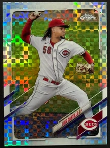 2021 Topps Chrome Baseball Luis Castillo XFRACTOR #31 Cincinnati Reds - Picture 1 of 2