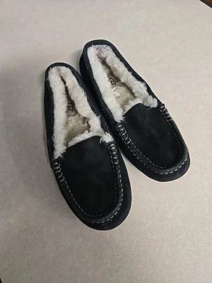 ZAPATOS MOCASÍN UGG ANSLEY FORRADOS DE PIEL DE OVEJA NEGROS US 8 / EU 39 / UK 6 Foto 1 de 4