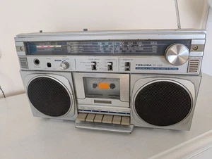 TOSHIBA RT-100S Boombox - Picture 1 of 16
