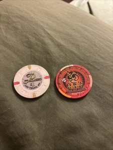 Las Vegas The Palazzo Authentic $5, $1 Poker Chips Hardly Used - Picture 1 of 2