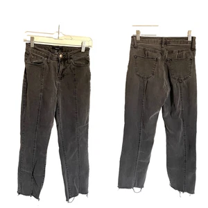 JEANS Forever 21 Gris Carbón Costuras Recortadas Pierna Recta Talla 25 - Imagen 1 de 9