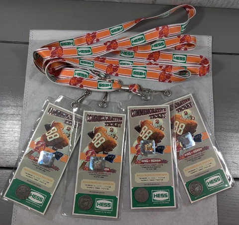NFL - BUCCANEERS - 4 COMMEMORATIVE TICKETS - JIMMIE GILES - RING OF HONOR &COINS Cover