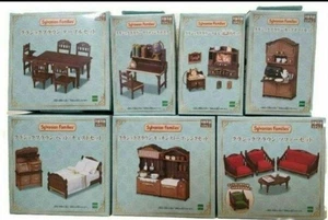 Sylvanian Families Set Completo Mobili Classici Marrone Calico Critters Giappone - Foto 1 di 16