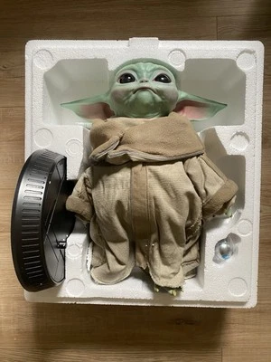 Figura de tamaño natural Baby Yoda de The Mandalorian de The Mandalorian The Child-Sideshow Collectibles Foto 1 de 4