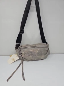 Aimee Kestenberg Milano Denim Pelle con Bum Bag Oro Metallizzato/Glitter - Nuovo con etichette - Foto 1 di 14