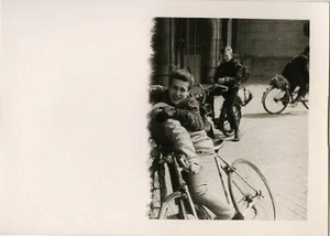 PHOTO ANCIENNE - VINTAGE SNAPSHOT - CURIOSITÉ PHOTO RATÉE ERREUR SOLEX VÉLO - Picture 1 of 1