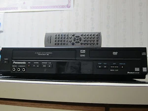 Panasonic PV-D4744 DVD Player VHS VCR Player Combo - Picture 1 of 12