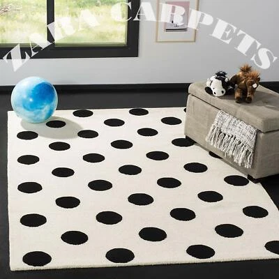 Hand Made Carpets And Rugs Dotted Black Solid Plain Hand Tufted 4 x 6 ft - Image 1 of 3
