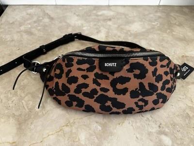 SCHUTZ Desierto Leopardo Estampado Riñonera Cintura Cinturón Bolso Bolso de Mano Nuevo con Etiquetas Foto 1 de 4