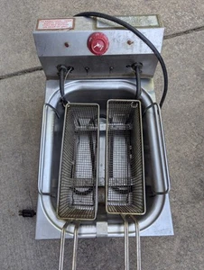 Gebrauchte Eagle Redhots Elektrische Arbeitsplatte Friteuse Modell EF10-120 GETESTET - Bild 1 von 4