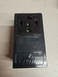 Leviton 4-Wire Dryer Power Outlet 30A - Picture 1 of 1