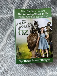 Debbi Moore Amazing World Of Oz USB Kartenherstellung Papier Basteln Sammlung Zauberer - Bild 1 von 3
