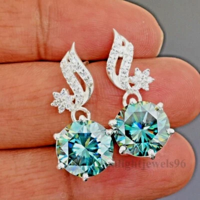 RARI Orecchini Solitario Diamante Blu Certificato 7,00 Ct Argento 925 Incredi... - Immagine 1 di 4