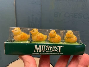  4 Mini Midwest of Cannon Falls - funkelnd - detaillierte Küken Kerzen Teelicht Neu im Karton - Bild 1 von 3