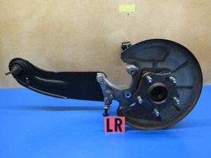 2010-2013 SUZUKI KIZASHI LEFT DRIVER SIDE REAR SPINDLE KNUCKLE TRAILING ARM - Picture 1 of 7