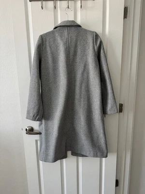Gabardina para mujer Zara talla L gris nueva con etiquetas también tiene bolsillos laterales y mangas largas Foto 1 de 4