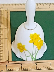 Campana vintage Bone China con narcisi gialli e bordo oro e fondo arruffato - Foto 1 di 7