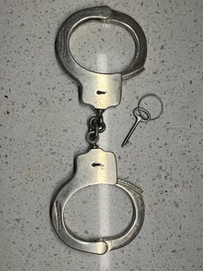 VINTAGE PEERLESS HANDCUFF CO. PAT FEB 20, 1912 Nov 23 1915 with key - Picture 1 of 10
