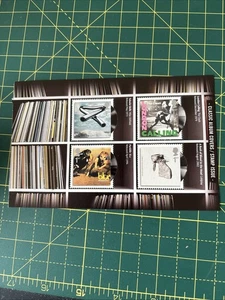 GB 2010 MNH Classic Album Covers Prestige Booklet Pane 3 Ex DX48 Mint Stamps - Picture 1 of 1