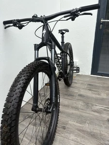 Specialized Fuse 27.5 Mountain Bike 2021 - Mens Large - Picture 1 of 3