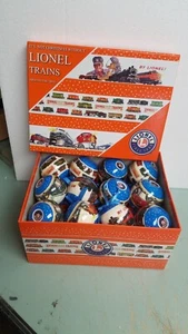 24 trenes Lionel alrededor del árbol adorno de Navidad en caja original - Imagen 1 de 6