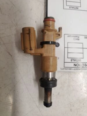 Toyota Tundra, Piezas Inyección Combustible, 08/11-13/20, 5.7L-V8, 3URFE, 23209-09151 Foto 1 de 4