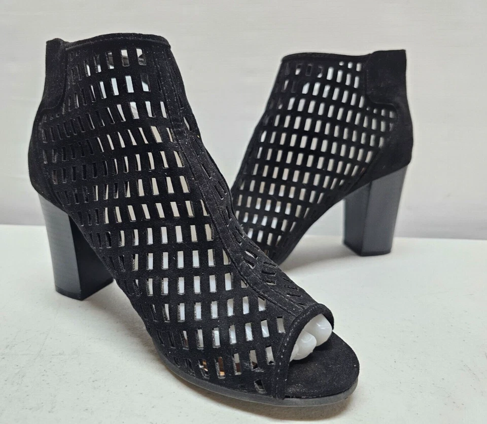 Zapatos de salón Qupid de gamuza negros perforados de malla talla 8,5" para mujer Foto 1 de 4