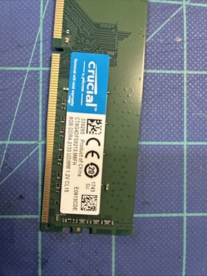 Memoria Crucial 8 GB (1 x 8 GB) PC4-17000 (DDR4-2133) (CT8G4DFS8213) 1 atenuación Foto 1 de 2