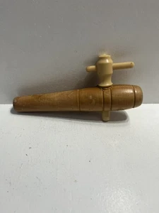 - Weinfass Holzhahn mit Kunststoffabsperrung oder Holzpfeife - Bild 1 von 6