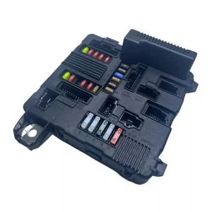 For Renault Megane II Scenic II 1X Engine Fuse Box Module 8200306032 8200306033 - Picture 1 of 8