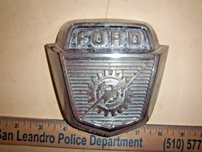 Camioneta Ford F100 1957 1958 usada capó emblema adorno camioneta Foto 1 de 3
