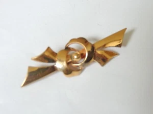 Jolie broche en plaqué or à décor de fleurs. bijoux vintage.  - Imagen 1 de 3