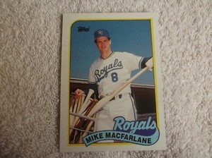 Topps 1989 / MLB "MIKE MACFARLANE" #479 Kansas City Royals Trading Card n24