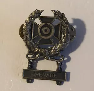 US Army Vietnam War Era Qualification Expert Badge Silver Filled w Granate Bar - Bild 1 von 5