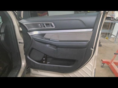 Used Front Right Door Interior Trim Panel fits: 2017 Ford Explorer  Grade A Foto 1 de 4