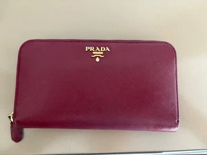 TOP: Original Prada Damen Portemonnaie Saffiano Leder rot Geldbeutel Zip-Around - Bild 1 von 6